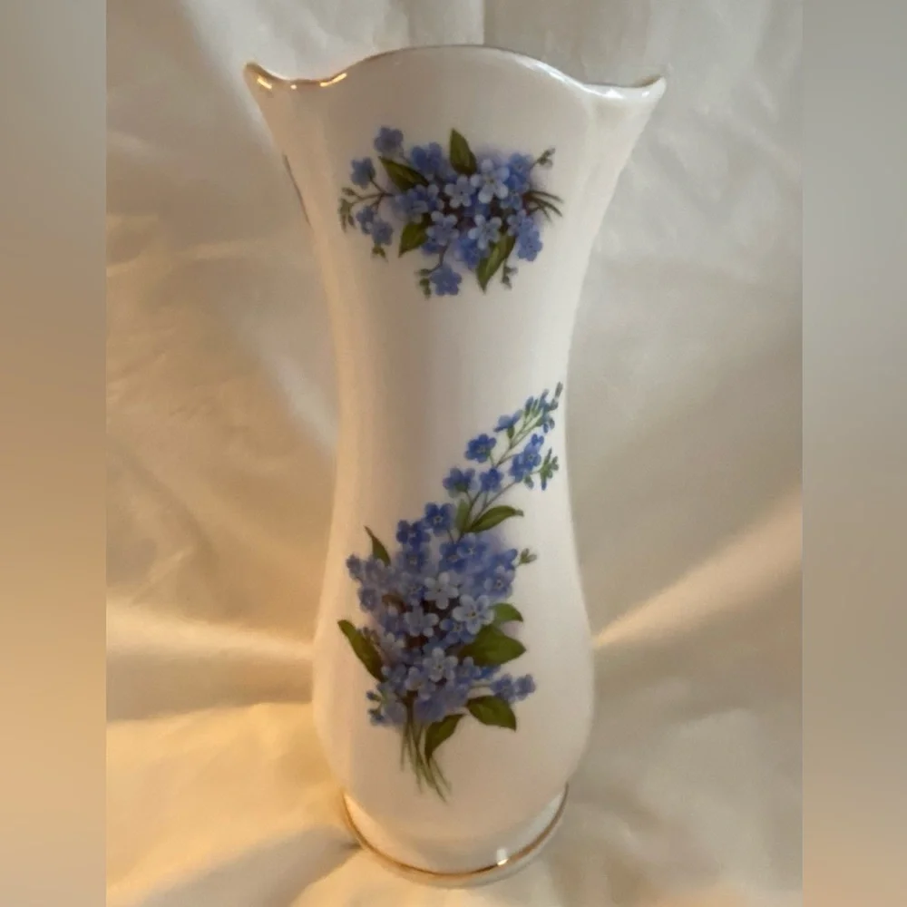 Sheltonian Vintage English Finest Porcelain, Adorned w/Tiny Blue Forget-Me-Knots